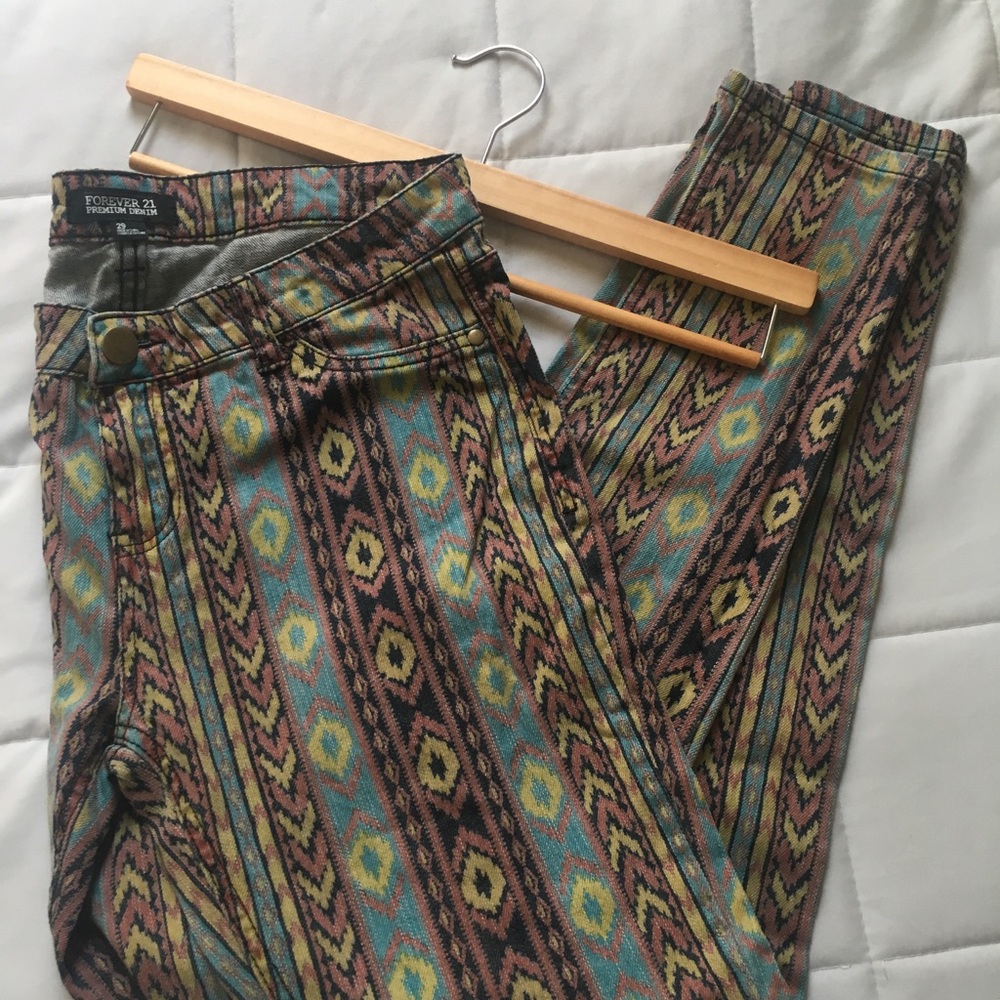 Forever 21 Tribal Pattern Jeans Sz 29